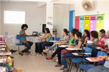 Secretaria de Educação de Cabrália e UFSB promovem encontro de formação no município
